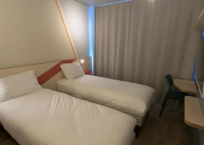 Hotel The Originals Access, Le Beaulieu, La Rochelle Est 2*