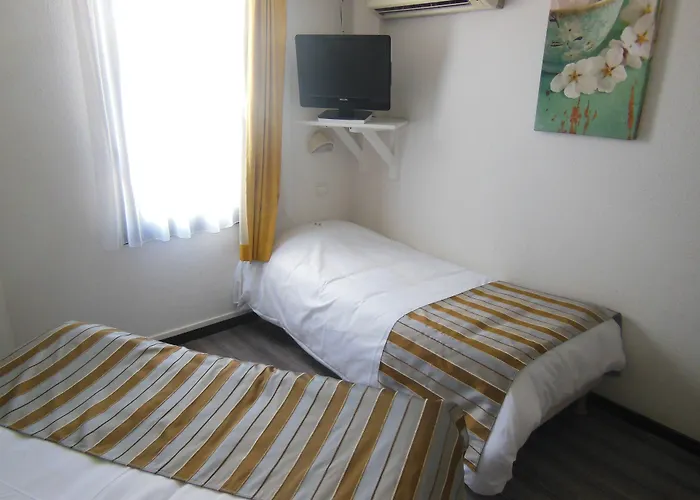 Hotel The Originals Access, Le Beaulieu, La Rochelle Est 2*