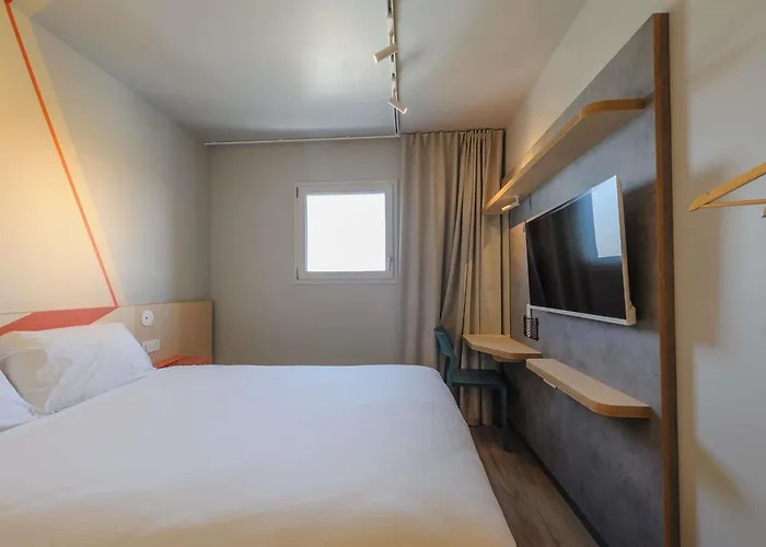 Hotel The Originals Access, Le Beaulieu, La Rochelle Est 2*