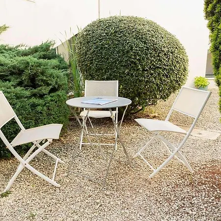 Отель Ibis Budget La Rochelle
