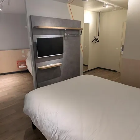 Ibis Budget La Rochelle 호텔 퓔보로