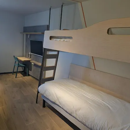 Отель Ibis Budget La Rochelle