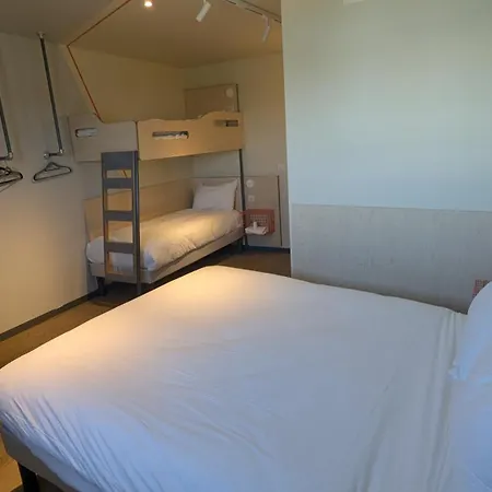 Отель Ibis Budget La Rochelle 2*