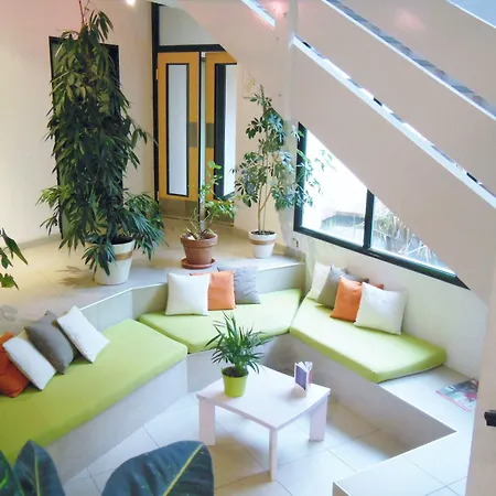 Ibis Budget La Rochelle 퓔보로