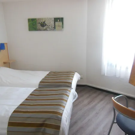 Ibis Budget La Rochelle 퓔보로