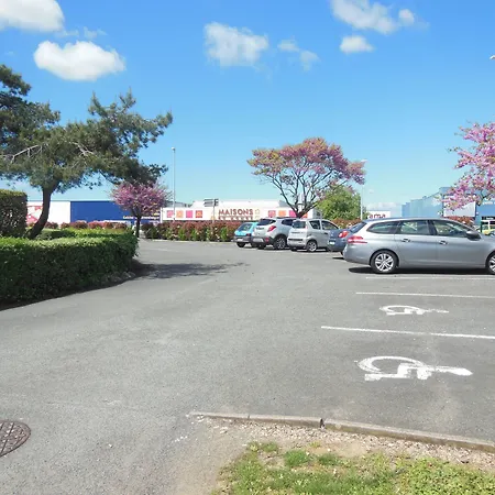 Отель Ibis Budget La Rochelle 2*