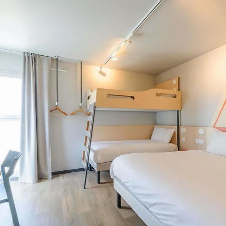 Отель Ibis Budget La Rochelle 2*