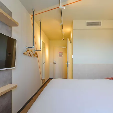 Ibis Budget La Rochelle 퓔보로