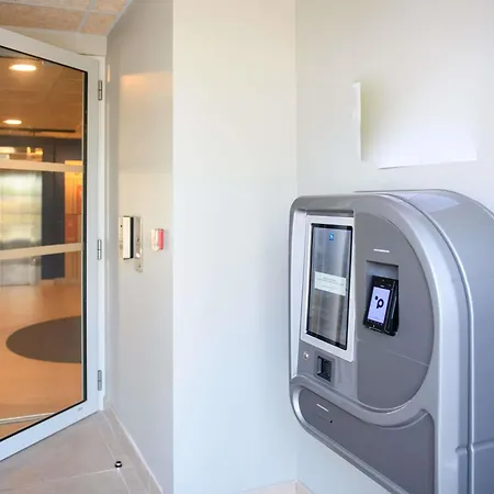 Ibis Budget La Rochelle 2* Пюильборо