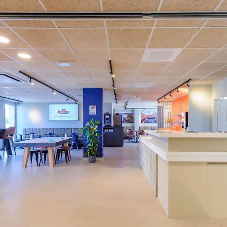 Ibis Budget La Rochelle 호텔 2*