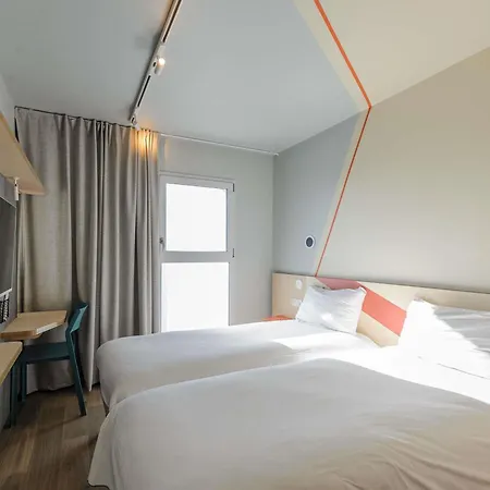 Ibis Budget La Rochelle 호텔 퓔보로