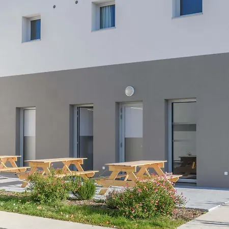 Отель Ibis Budget La Rochelle 2*