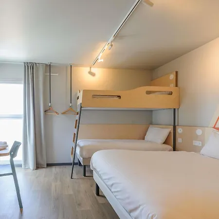 Отель Ibis Budget La Rochelle Пюильборо