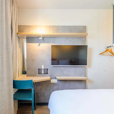 Отель Ibis Budget La Rochelle Пюильборо
