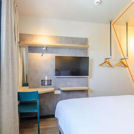 Отель Ibis Budget La Rochelle Пюильборо