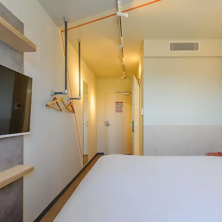 Ibis Budget La Rochelle Отель