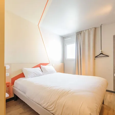 Отель Ibis Budget La Rochelle