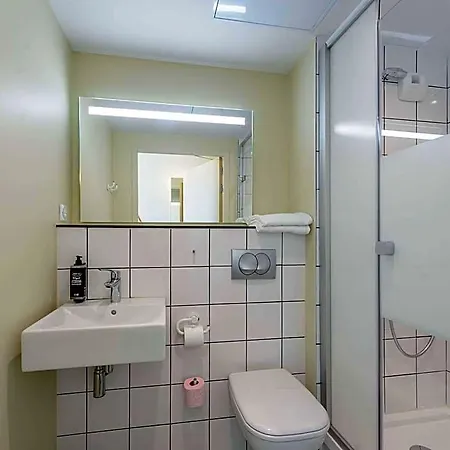 Отель Ibis Budget La Rochelle Пюильборо