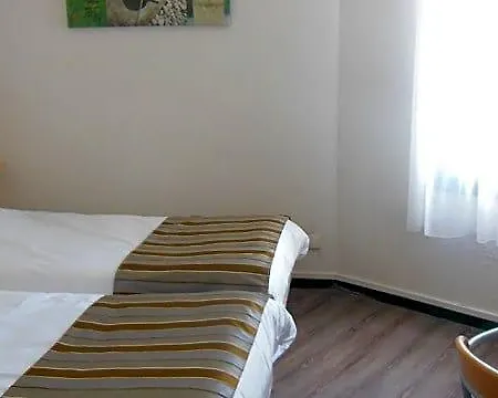 Ibis Budget La Rochelle 2*