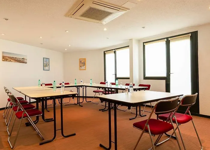 Hotel Ibis Budget La Rochelle 2*