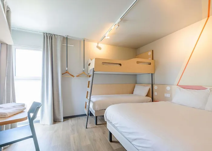 Hotel Ibis Budget La Rochelle 2*